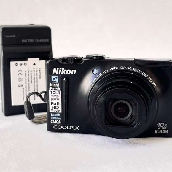 Nikon COOLPIX Black Camera with Charger